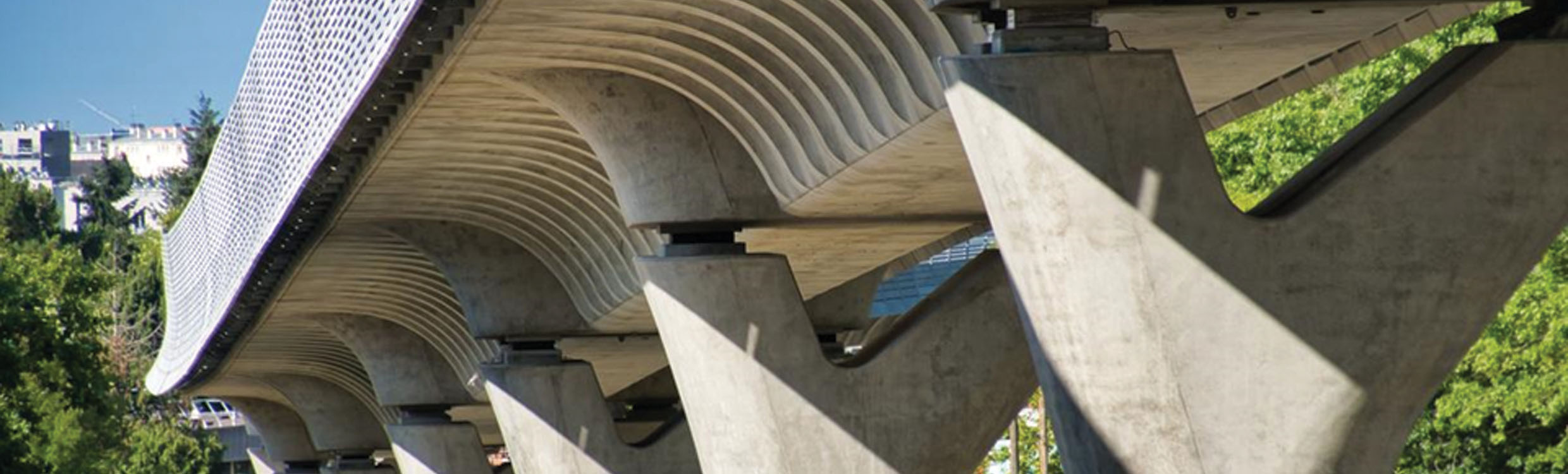 WiSenMeshWAN system of wireless geotechnical sensors - Leica Geosystems monitoring solutions